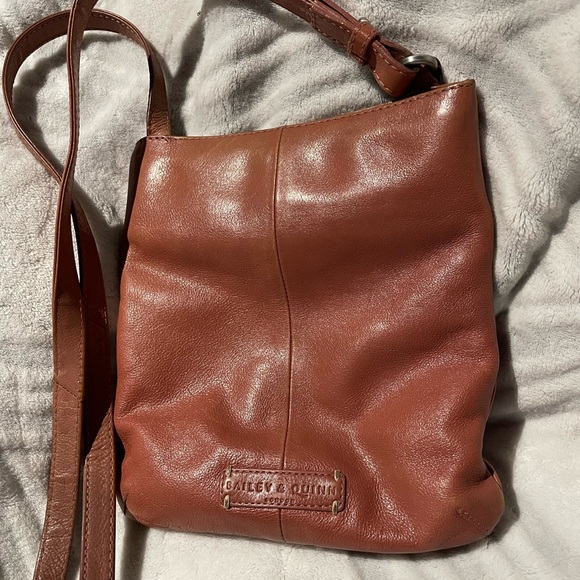 Bailey & Quinn Crossbody - Picture 2 of 3